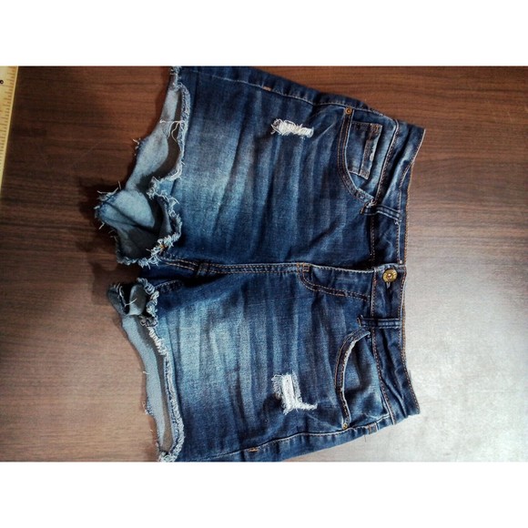 Juniors True Craft Short Shorts Size 3 - Picture 15 of 16